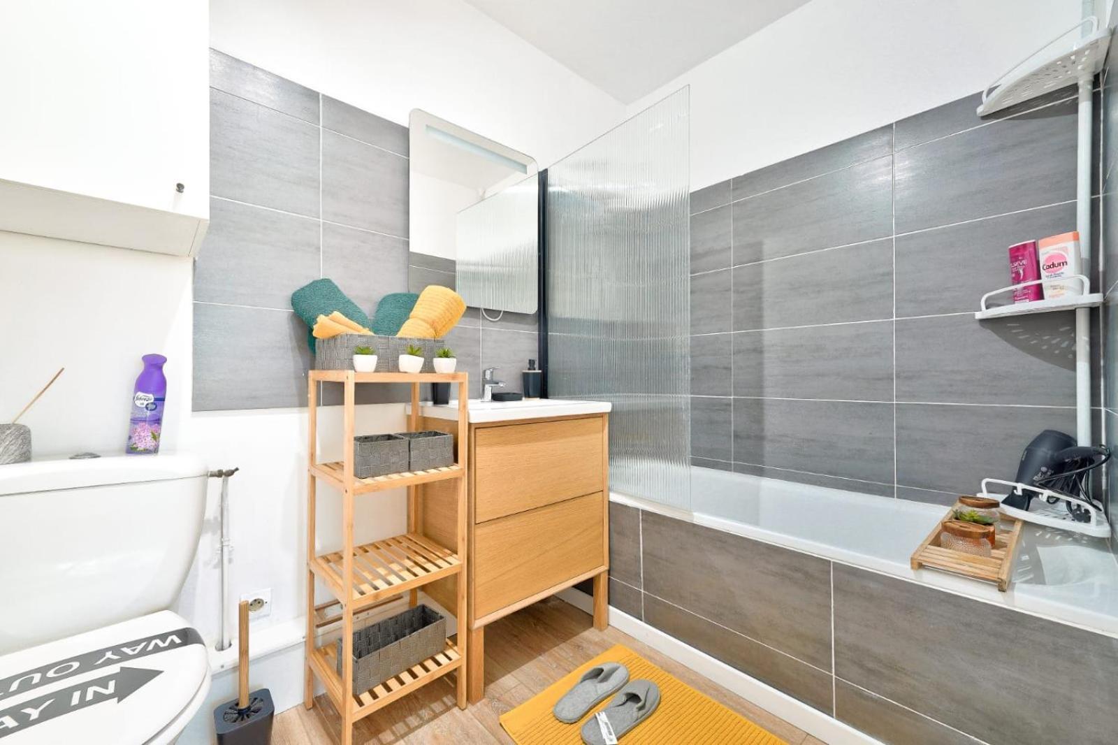 Le Cosy Yellow Appartement Lumineux A 5 Min De La Gare D'Evry Avec Parking Gratuit Courcouronnes Exterior foto